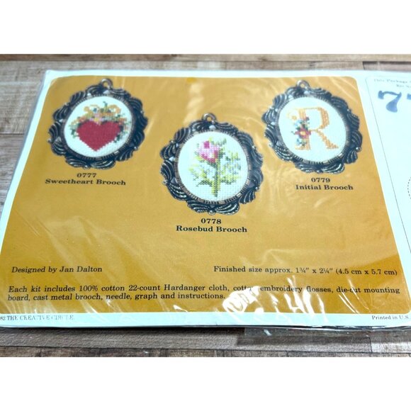 The Creative Circle Cross Stitch Kit 0778 Rosebud Brooch 100% Cotton Embroidery - Picture 3 of 4